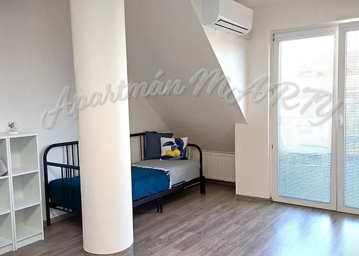 Marty * Nové Zámky